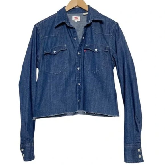 Levi's Cropped Trucker Long Sleeve Denim Shirt Pearl Snap Buttons Size Small - Picture 1 of 6